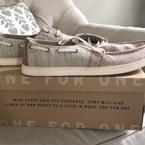 Toms brand new men’s boat shoes